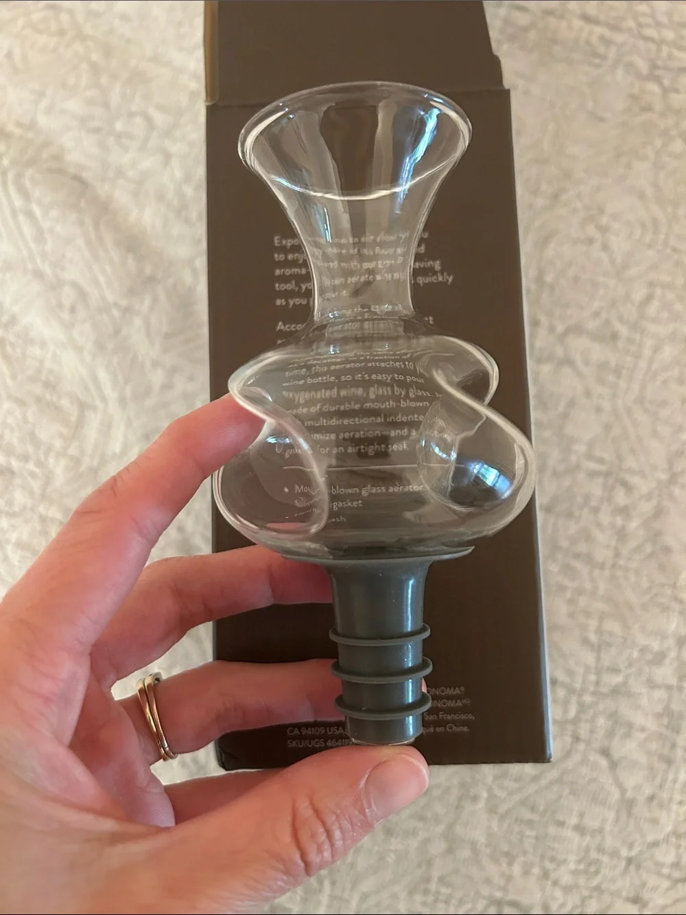 NEW Williams Sonoma Mouth-blown Glass Bottle Aerator with Silicone Gasket